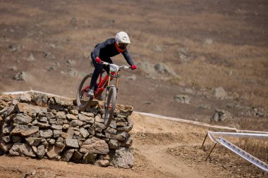 American Series MTB DHI Lima, Amancay 'da doğal iniş pistinde hızlı hareket