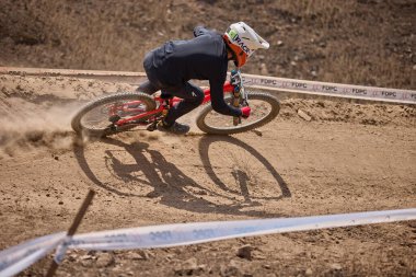 American Series MTB DHI Lima, Amancay 'da doğal iniş pistinde hızlı hareket