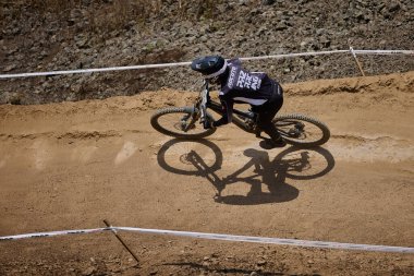 American Series MTB DHI Lima, Amancay 'da doğal iniş pistinde hızlı hareket