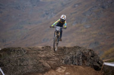 American Series MTB DHI Lima, Amancay 'da doğal iniş pistinde hızlı hareket