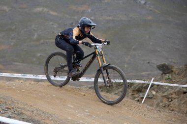 American Series MTB DHI Lima, Amancay 'da doğal iniş pistinde hızlı hareket