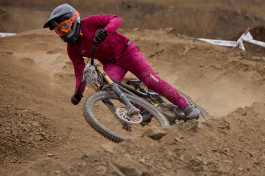 American Series MTB DHI Lima, Amancay 'da doğal iniş pistinde hızlı hareket