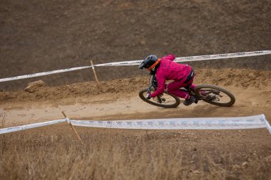 American Series MTB DHI Lima, Amancay 'da doğal iniş pistinde hızlı hareket