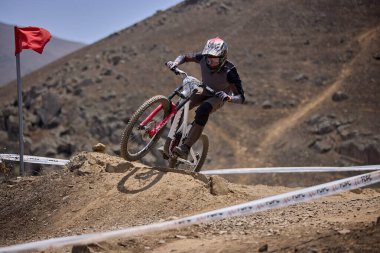 American Series MTB DHI Lima, Amancay 'da doğal iniş pistinde hızlı hareket