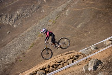 American Series MTB DHI Lima, Amancay 'da doğal iniş pistinde hızlı hareket