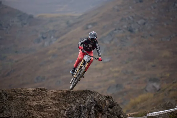 American Series MTB DHI Lima, Amancay 'da doğal iniş pistinde hızlı hareket