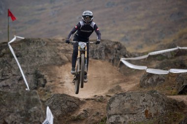 American Series MTB DHI Lima, Amancay 'da doğal iniş pistinde hızlı hareket