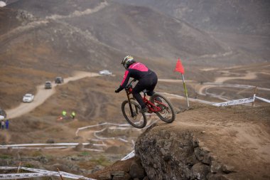 American Series MTB DHI Lima, Amancay 'da doğal iniş pistinde hızlı hareket