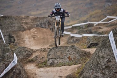 American Series MTB DHI Lima, Amancay 'da doğal iniş pistinde hızlı hareket