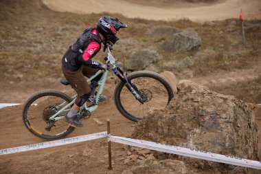 American Series MTB DHI Lima, Amancay 'da doğal iniş pistinde hızlı hareket