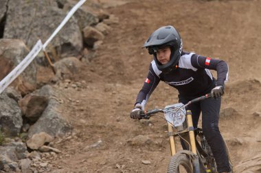 American Series MTB DHI Lima, Amancay 'da doğal iniş pistinde hızlı hareket