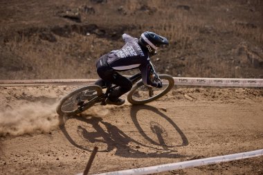 American Series MTB DHI Lima, Amancay 'da doğal iniş pistinde hızlı hareket