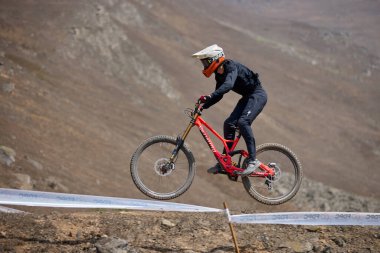 American Series MTB DHI Lima, Amancay 'da doğal iniş pistinde hızlı hareket