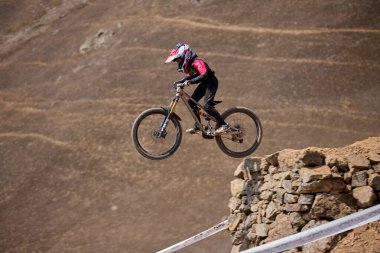 American Series MTB DHI Lima, Amancay 'da doğal iniş pistinde hızlı hareket