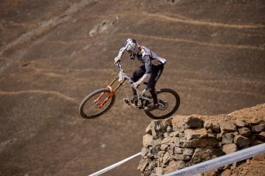 American Series MTB DHI Lima, Amancay 'da doğal iniş pistinde hızlı hareket