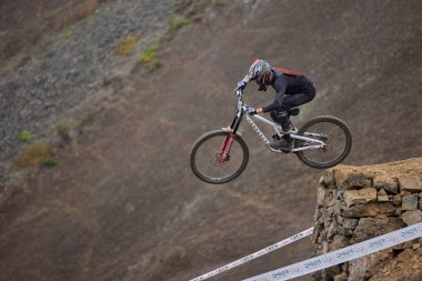 American Series MTB DHI Lima, Amancay 'da doğal iniş pistinde hızlı hareket