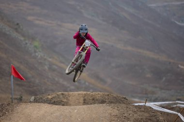 American Series MTB DHI Lima, Amancay 'da doğal iniş pistinde hızlı hareket
