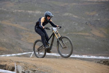 American Series MTB DHI Lima, Amancay 'da doğal iniş pistinde hızlı hareket