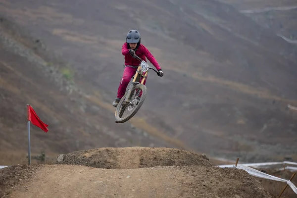 American Series MTB DHI Lima, Amancay 'da doğal iniş pistinde hızlı hareket