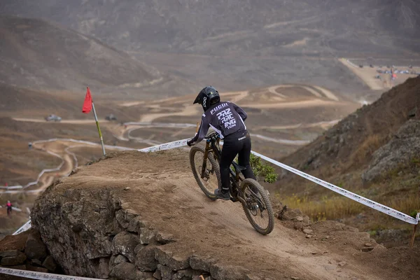 American Series MTB DHI Lima, Amancay 'da doğal iniş pistinde hızlı hareket