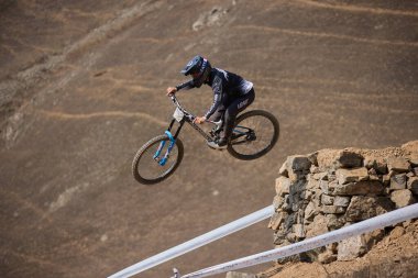 American Series MTB DHI Lima, Amancay 'da doğal iniş pistinde hızlı hareket
