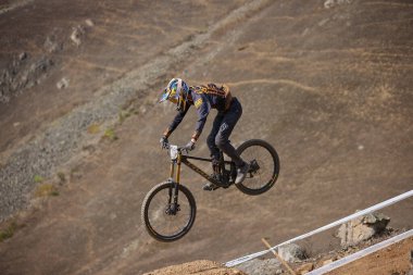 American Series MTB DHI Lima, Amancay 'da doğal iniş pistinde hızlı hareket