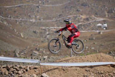 American Series MTB DHI Lima, Amancay 'da doğal iniş pistinde hızlı hareket