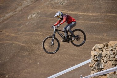 American Series MTB DHI Lima, Amancay 'da doğal iniş pistinde hızlı hareket