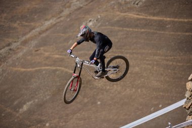 American Series MTB DHI Lima, Amancay 'da doğal iniş pistinde hızlı hareket