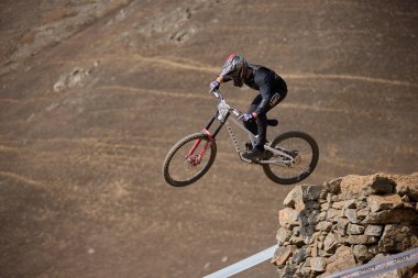 American Series MTB DHI Lima, Amancay 'da doğal iniş pistinde hızlı hareket