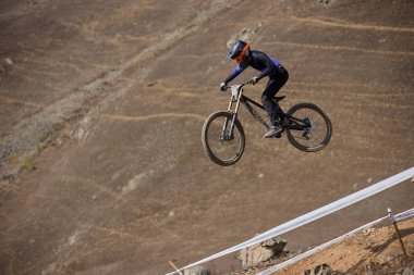 American Series MTB DHI Lima, Amancay 'da doğal iniş pistinde hızlı hareket