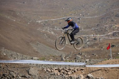 American Series MTB DHI Lima, Amancay 'da doğal iniş pistinde hızlı hareket