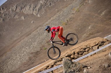 American Series MTB DHI Lima, Amancay 'da doğal iniş pistinde hızlı hareket