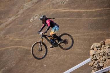 American Series MTB DHI Lima, Amancay 'da doğal iniş pistinde hızlı hareket