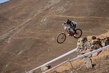 American Series MTB DHI Lima, Amancay 'da doğal iniş pistinde hızlı hareket