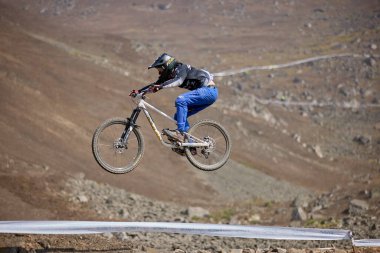American Series MTB DHI Lima, Amancay 'da doğal iniş pistinde hızlı hareket