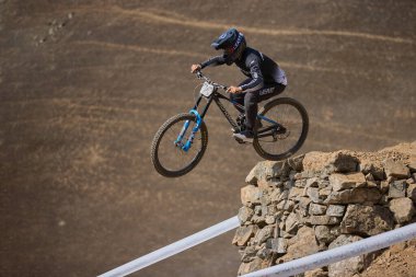 American Series MTB DHI Lima, Amancay 'da doğal iniş pistinde hızlı hareket