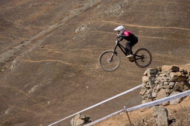 American Series MTB DHI Lima, Amancay 'da doğal iniş pistinde hızlı hareket