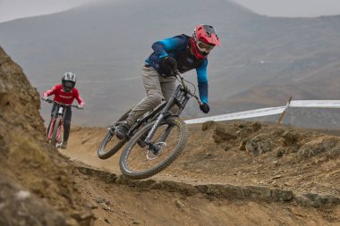 American Series MTB DHI Lima, Amancay 'da doğal iniş pistinde hızlı hareket