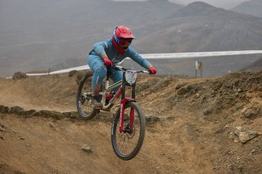 American Series MTB DHI Lima, Amancay 'da doğal iniş pistinde hızlı hareket