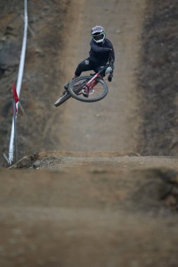 American Series MTB DHI Lima, Amancay 'da doğal iniş pistinde hızlı hareket