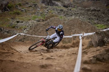 American Series MTB DHI Lima, Amancay 'da doğal iniş pistinde hızlı hareket
