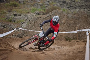 American Series MTB DHI Lima, Amancay 'da doğal iniş pistinde hızlı hareket
