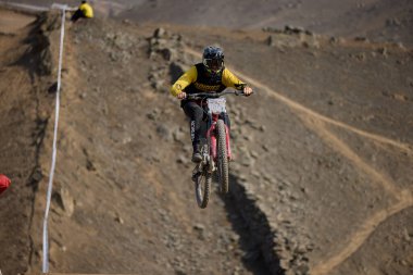 American Series MTB DHI Lima, Amancay 'da doğal iniş pistinde hızlı hareket