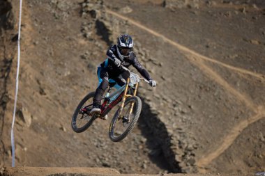 American Series MTB DHI Lima, Amancay 'da doğal iniş pistinde hızlı hareket