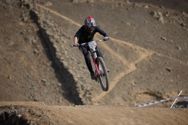 American Series MTB DHI Lima, Amancay 'da doğal iniş pistinde hızlı hareket