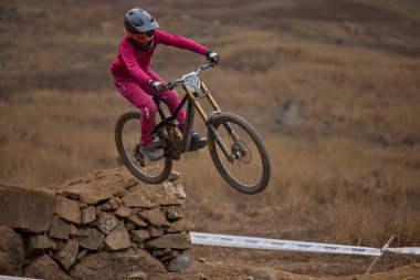 American Series MTB DHI Lima, Amancay 'da doğal iniş pistinde hızlı hareket