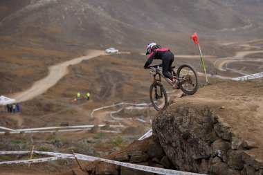 American Series MTB DHI Lima, Amancay 'da doğal iniş pistinde hızlı hareket
