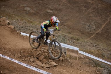 American Series MTB DHI Lima, Amancay 'da doğal iniş pistinde hızlı hareket