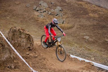 American Series MTB DHI Lima, Amancay 'da doğal iniş pistinde hızlı hareket